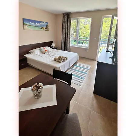 Avrora Studio's アパート