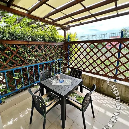 Appartement Avrora Studio's *
